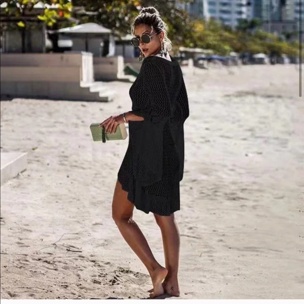 Beach cover up New Knitted Hollow Beach Blous… - Picture 3 of 3
